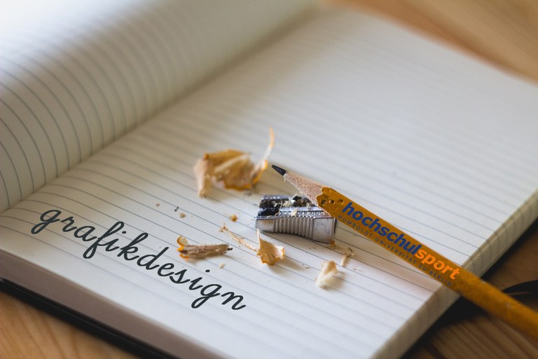 Honorarkraft für den Bereich Grafik gesucht Honorarkraft für den Bereich Grafik gesucht