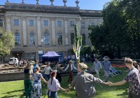 Midsommar-Fest mit Sonne, schwedischer Kultur & sportlichem Spirit