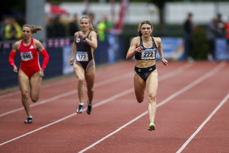 DHM Leichtathletik: Goldmedaille über 400m für Lena Leege DHM Leichtathletik: Goldmedaille über 400m für Lena Leege